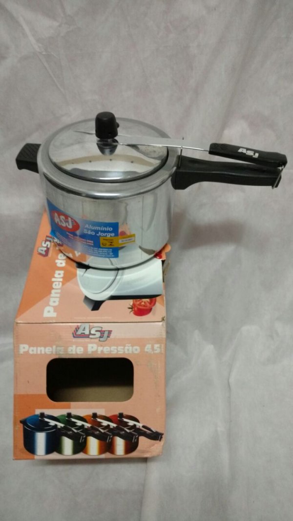 Panela de Pressão 4,5 Litros Polido = SÃO JORGE