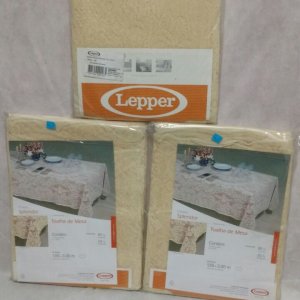 Toalha de Mesa Renda 1,55x3,00 = LEPPER